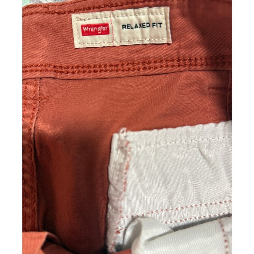 Men's Wrangler Relaxed Fit Cargo Shorts Coral Red Pink 36 - Picture 7 of 13